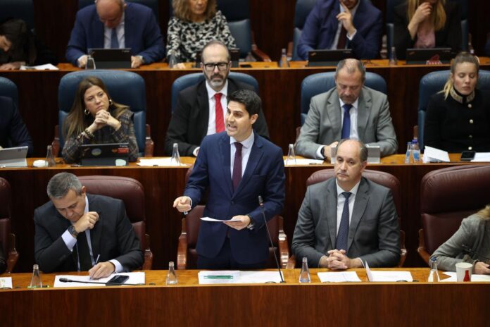 Ayuso destituye a su consejero de Educación por el bloqueo de la...