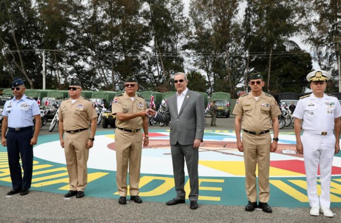 Presidente Abinader entrega 183 vehículos para fortalecer ...