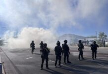 Agentes policiales enfrentan sanciones tras utilizar gas pimienta y armas de fuego contra la prensa durante una cobertura escolar Que debe saber la comunidad después del uso de gas pimienta y...