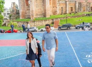 Embajadora de EE.UU. y ministro de Turismo visitan la Ciudad Colonial