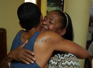 Tokisha apoya Hogar Crea con donación de RD$500,000