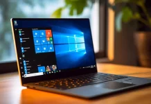 La advertencia de la Agencia Española de Protección de Datos: por qué deberías tapar la cámara de tu portátil aunque creas que está apagada