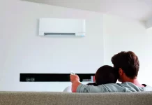 El error que cometes al encender el aire acondicionado y que duplicará tu factura de la luz en junio